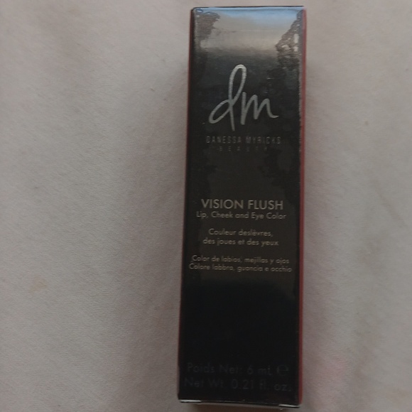 Unopened makeup - Picture 3 of 4